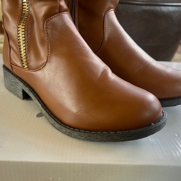 Olivia Miller Size 7 Chestnut Boots - Picture 3 of 5